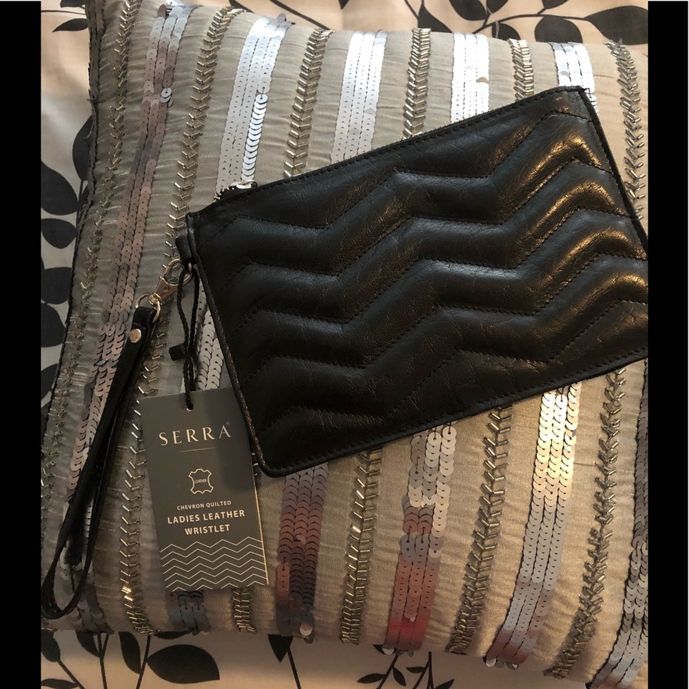 NWT Serra Chevron Quilted Ladies Leather Wristlet with zipper pocket compartment